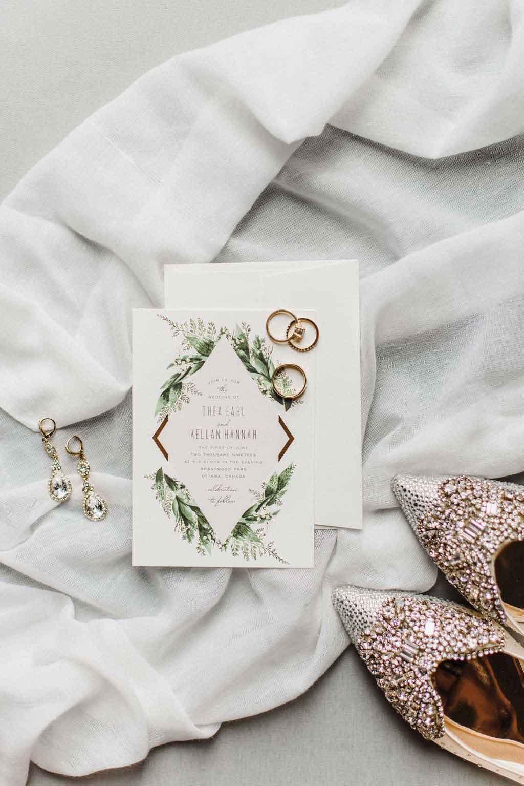 Styling your invitation with jewelry and shoes