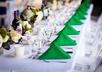 White and green headtable | Stonefields Heritage Farm | Themotions Photography