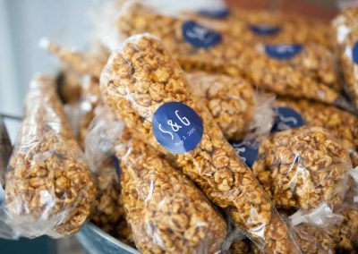 Personalized Papa Jack's Caramel Corn Wedding Favour | Rivermead | AMBphoto