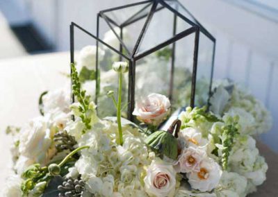 Terrarium with white cream greenery and succulents | Rivermead Golf Club Ottawa | AMBphoto